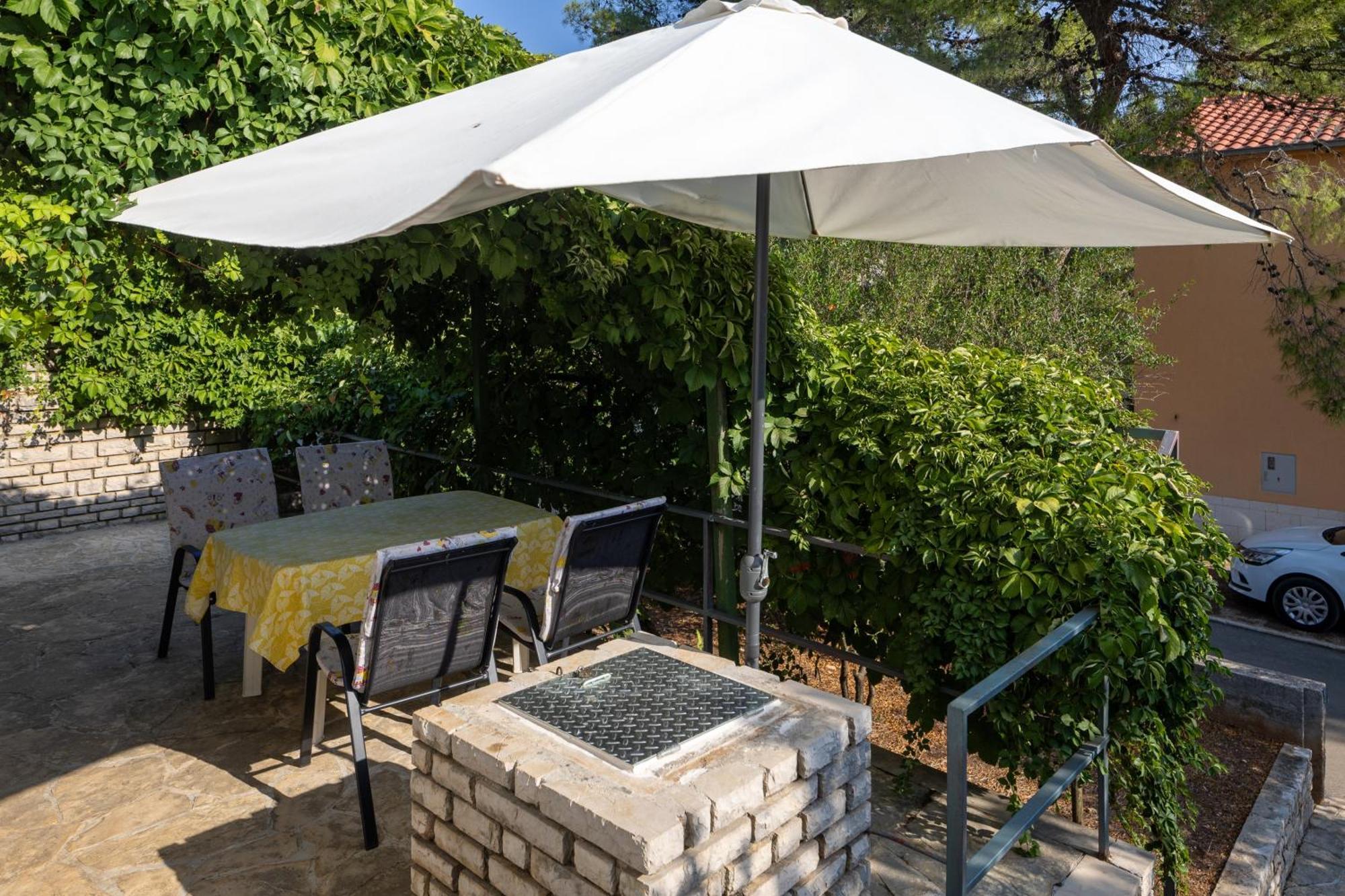 Apartments By The Sea Mudri Dolac, Hvar - 582 วรอสกา ภายนอก รูปภาพ